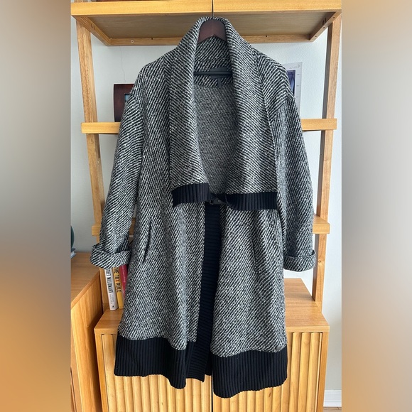 OSKA High Collar Knee Length Coat - Relaxed Fit - 100% Virgin Wool - Picture 6 of 10
